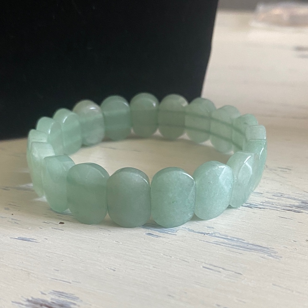Australian Jade Stretchy Stone Bracelet - Picture 1 of 5